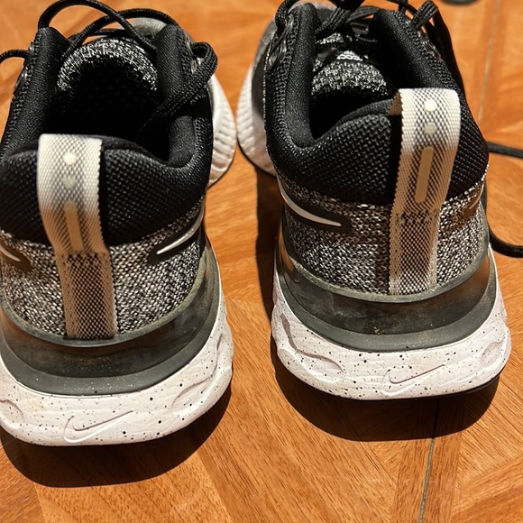 Nike flyknit -like new - Picture 5 of 6